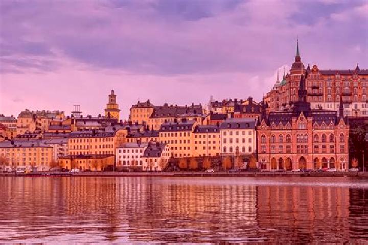Evelyn, 25 — Escort in Aroed, Sweden