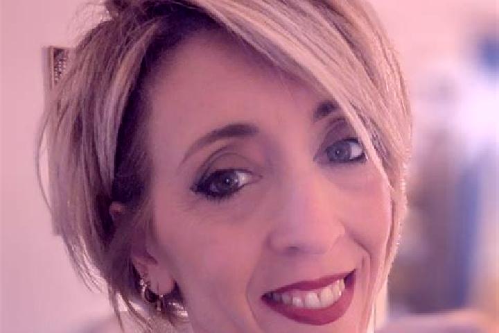 Evelyn, 25 — Escort in Bretteville-sur-Laize, France