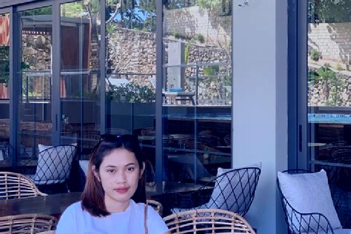 Evelyn, 25 — Escort in Elopada, Indonesia