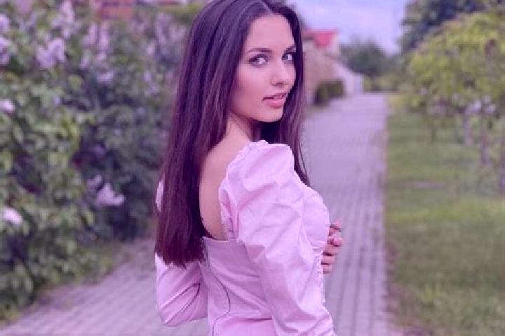 Evelyn, 25 — Escort in Rechytsa, Belarus