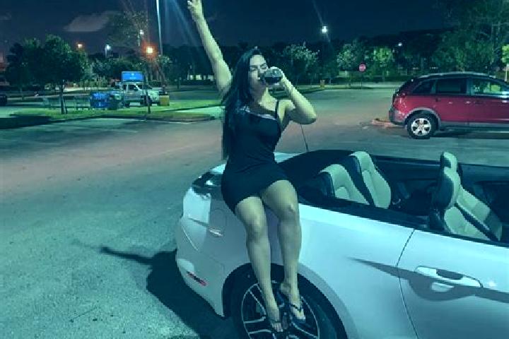 Evelyn, 25 — Escort in Santa Ana Zicatecoyan, Mexico