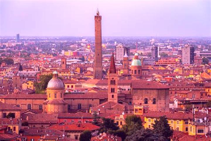 Evelyn, 25 — Escort in Volongo, Italy