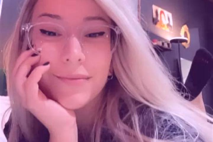 Evelyn, 26, a blonde amber-eyed mixed companion based in Hornussen. Offering Duos, CIM, Roleplay. Available for incall and outcall, day and evening dates.