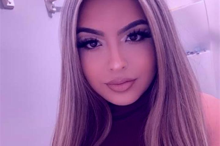 Evelyn, 26, a blonde grey-eyed latina companion based in Daya. Offering Tantra, Roleplay, Couples. Available for incall and outcall, overnight bookings avail...