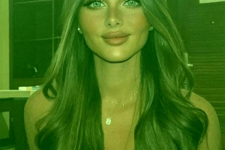 Evelyn, 26, a brunette dark-eyed european companion based in Argyll. Offering Prostate Massage, Couples, 69. Available for incall and outcall, overnight book...