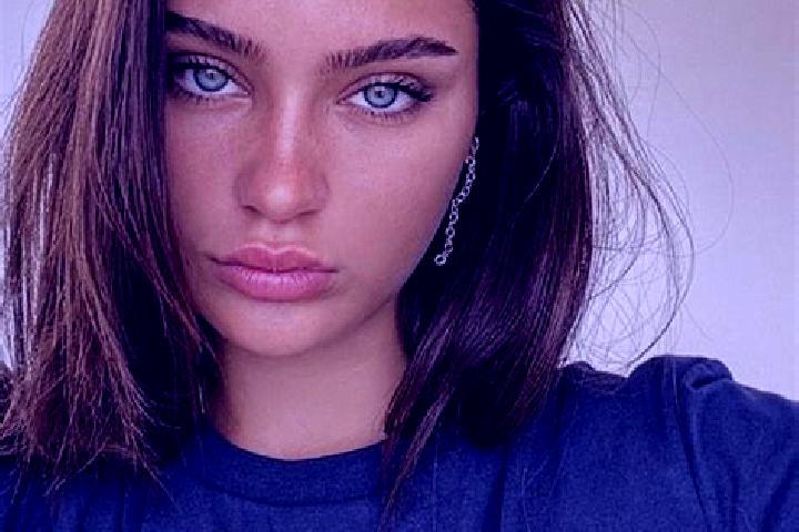 Evelyn, 26, a brunette dark-eyed european companion based in Ossona. Offering BDSM, Deep French Kissing, Erotic Massage, Roleplay, Overnight. Available for i...