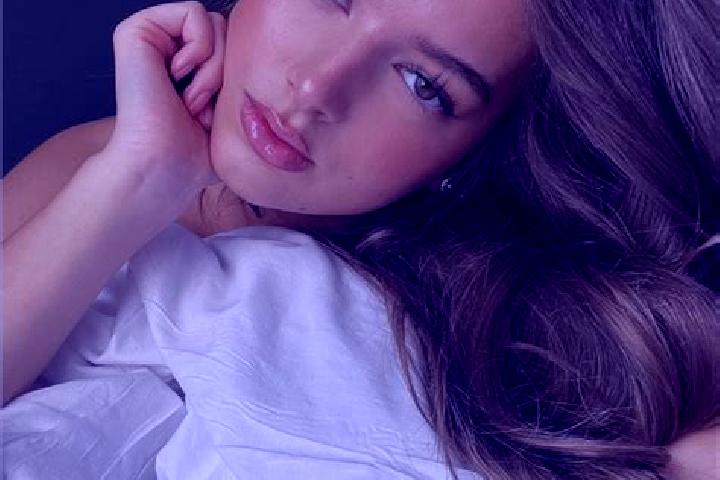 Evelyn, 26, a chestnut hazel-eyed caucasian companion based in Raghudebbati. Offering Massage, Travel Companion, Deep French Kissing. Available for incall an...