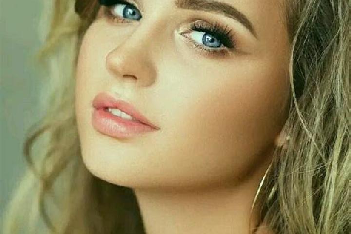 Evelyn, 26, a dark blonde blue-eyed caucasian companion based in Phong Tho. Offering GFE, Domination, Girlfriend Experience, Travel Companion. Available for ...
