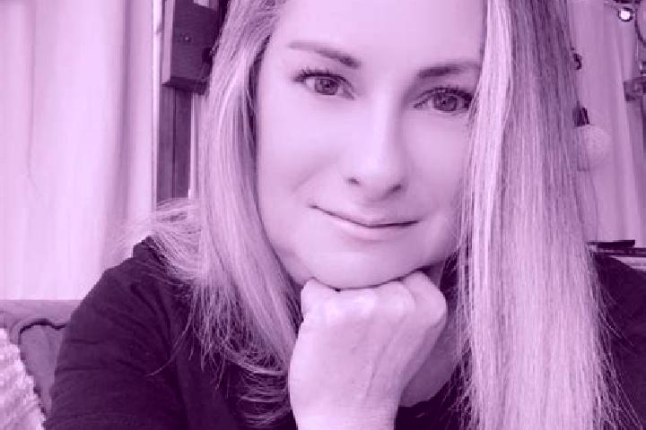 Evelyn, 26 — Escort in Kindersley, Canada