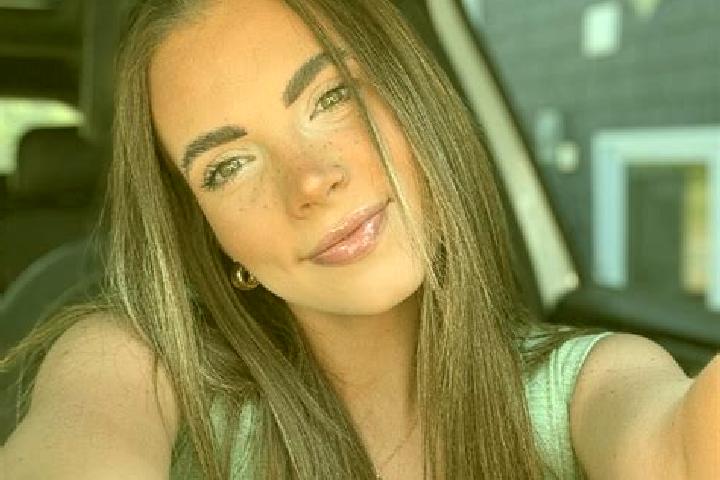 Evelyn, 26 — Escort in Rusagonis, Canada