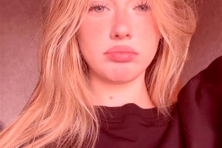 Evelyn, 26 — Escort in Sarebe, Indonesia