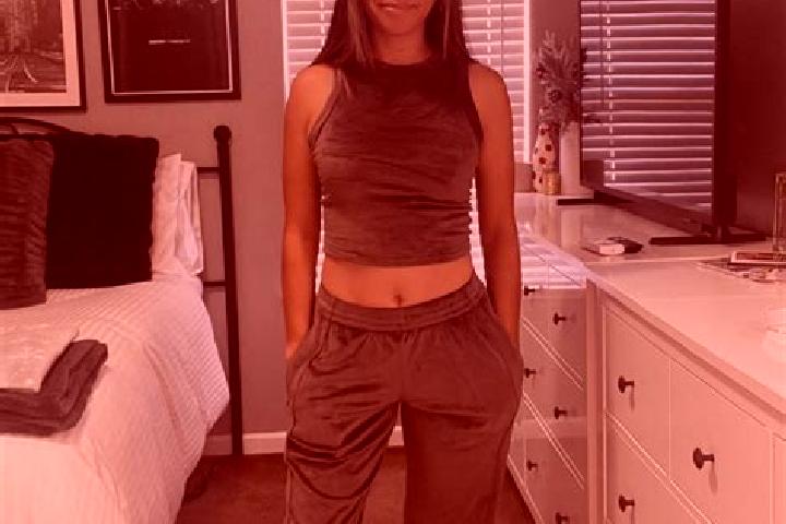 Evelyn, 26 — Escort in Woodland, United States