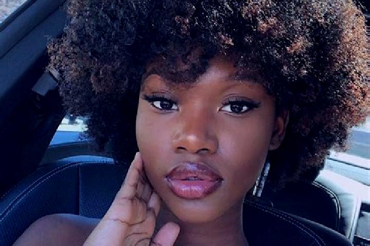 Evelyn, 27, a black dark-eyed ebony companion based in Angra dos Reis. Offering Duos, Couples, Massage. Available for incall and outcall, day and evening dates.