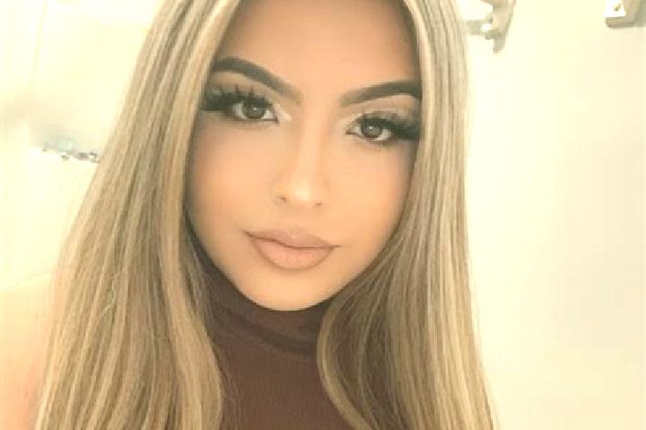 Evelyn, 27, a blonde brown-eyed latina companion based in Semilat. Offering Overnight, Erotic Massage, Fetish, Girlfriend Experience. Available for incall an...