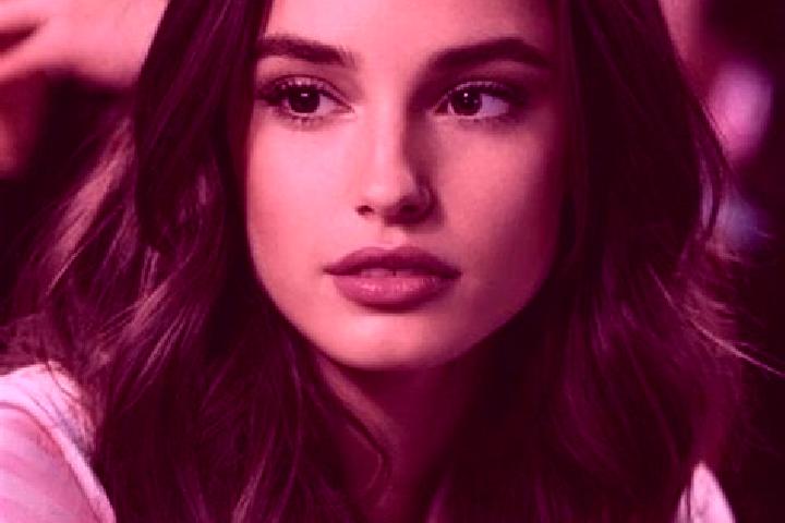 Evelyn, 27, a brunette brown-eyed ebony companion based in Pobegi. Offering BDSM, Massage, Overnight, Dinner Date. Available for incall and outcall, day and ...