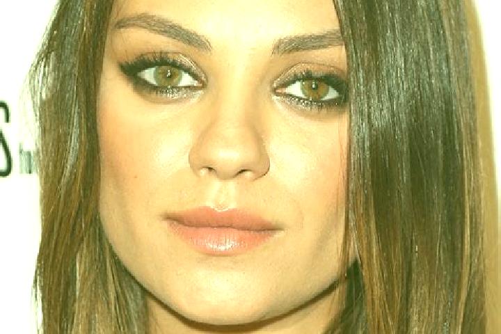 Evelyn, 27, a brunette hazel-eyed slavic companion based in Trinita d Agultu e Vignola. Offering Deep French Kissing, Erotic Massage, OWO, Couples, Girlfrien...