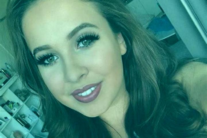 Evelyn, 27, a chestnut amber-eyed european companion based in Collalto Sabino. Offering GFE, Party Girl, Tantra, Girlfriend Experience. Available for incall ...