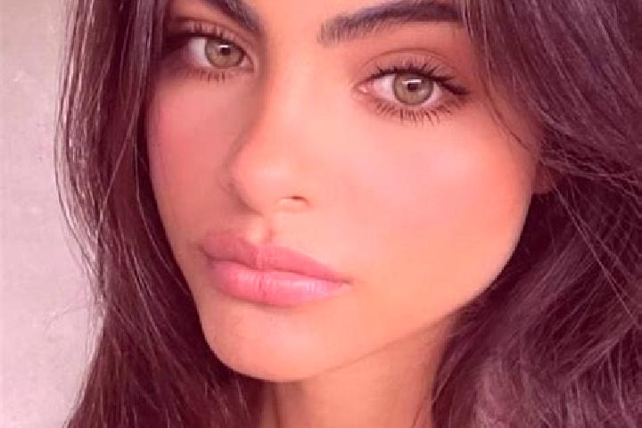 Evelyn, 27, a chestnut blue-eyed indian companion based in San Miguel. Offering Duos, CIM, A-Level, Couples. Available for incall and outcall, day and evenin...