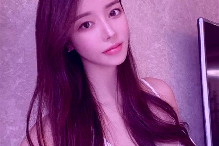 Evelyn, 27 — Escort in Dongtucheng, China