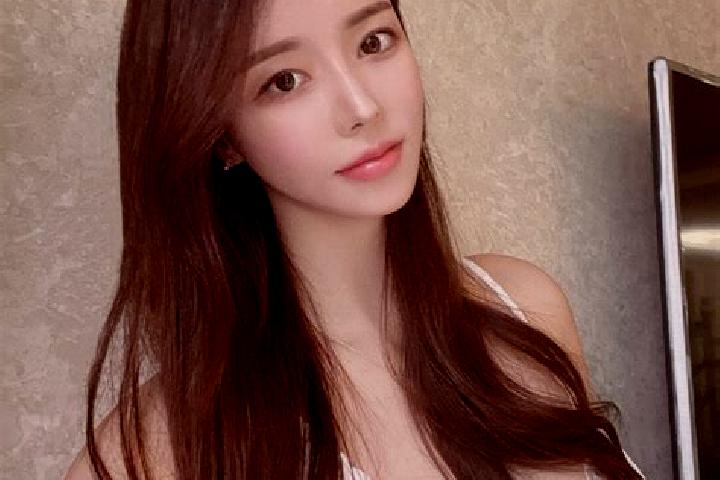Evelyn, 27 — Escort in Sugehe, China