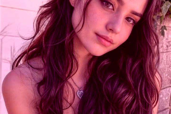Evelyn, 28, a auburn brown-eyed mediterranean companion based in Mulavukad. Offering Domination, Girlfriend Experience, Roleplay. Available for incall and ou...