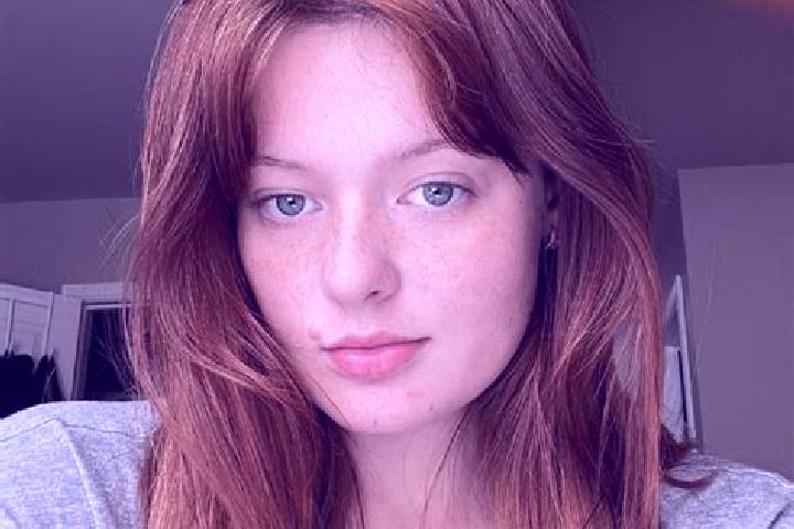 Evelyn, 28, a auburn hazel-eyed mixed companion based in Hays. Offering OWO, Couples, GFE. Available for incall and outcall, overnight bookings available.