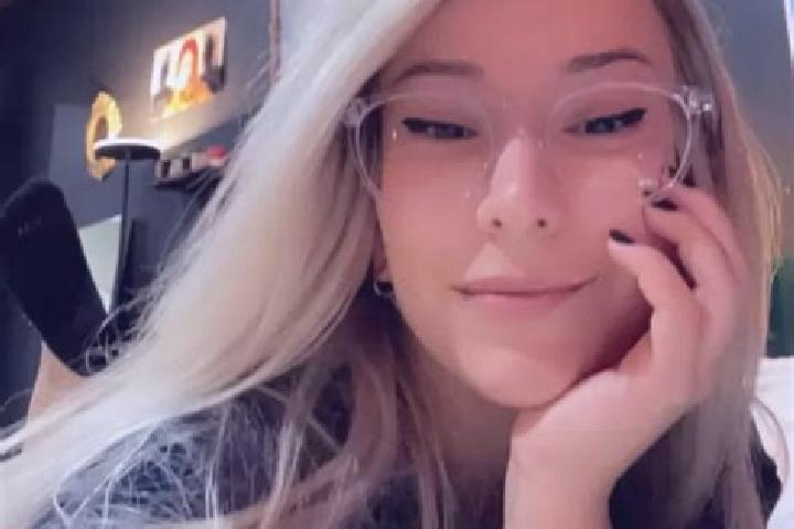 Evelyn, 28, a blonde dark-eyed asian companion based in Josefuv Dul. Offering OWO, BDSM, CIM, Striptease. Available for incall and outcall, day and evening d...