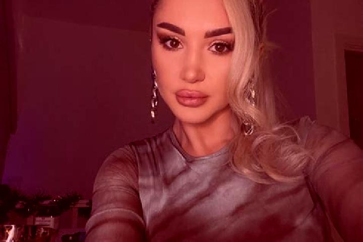 Evelyn, 28, a blonde dark-eyed asian companion based in Sankt Gallenkirch. Offering GFE, Dinner Date, A-Level, Girlfriend Experience, Fetish. Available for i...