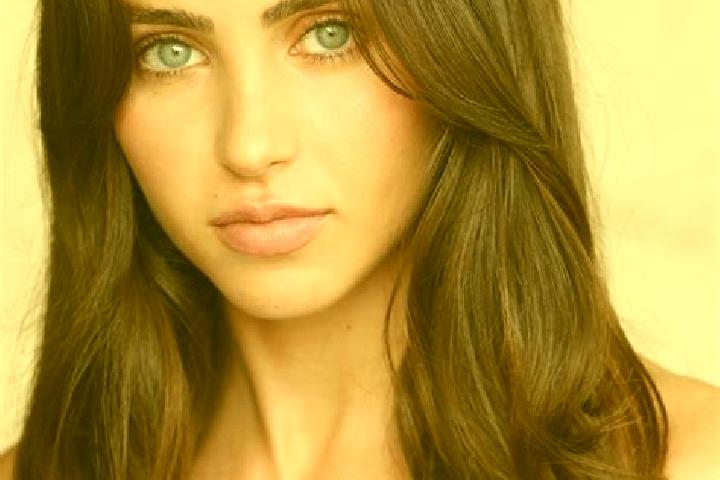 Evelyn, 28, a brunette brown-eyed asian companion based in Sekinchan. Offering Domination, 69. Available for incall and outcall, overnight bookings available.