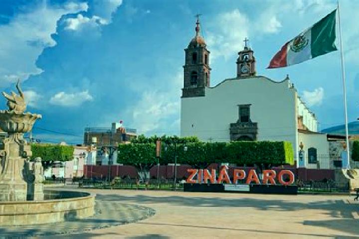 Evelyn, 28 — Escort in Altamira de Zinaparo, Mexico