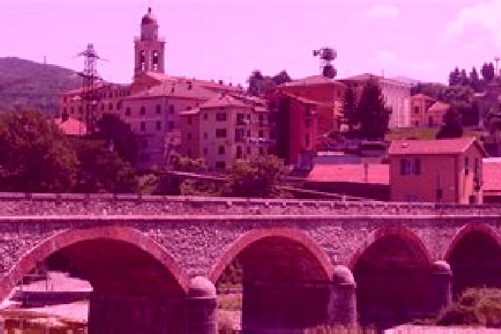 Evelyn, 28 — Escort in Busalla, Italy