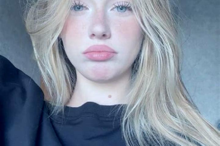 Evelyn, 28 — Escort in Cherain, Belgium