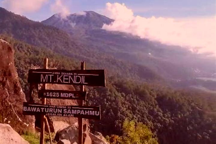 Evelyn, 28 — Escort in Gunung Kendil, Indonesia
