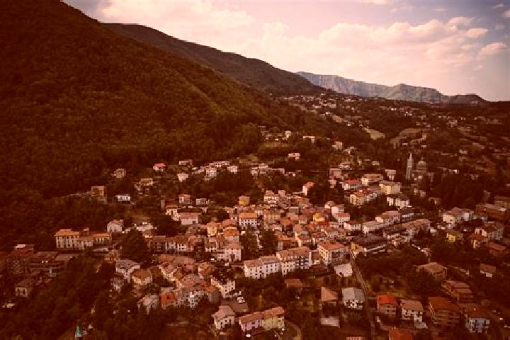 Evelyn, 28 — Escort in Lizzano, Italy