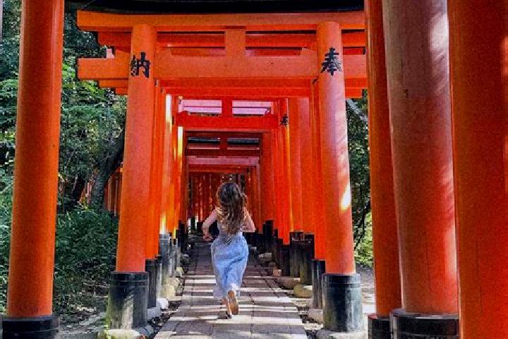 Evelyn, 28 — Escort in Minari, Japan