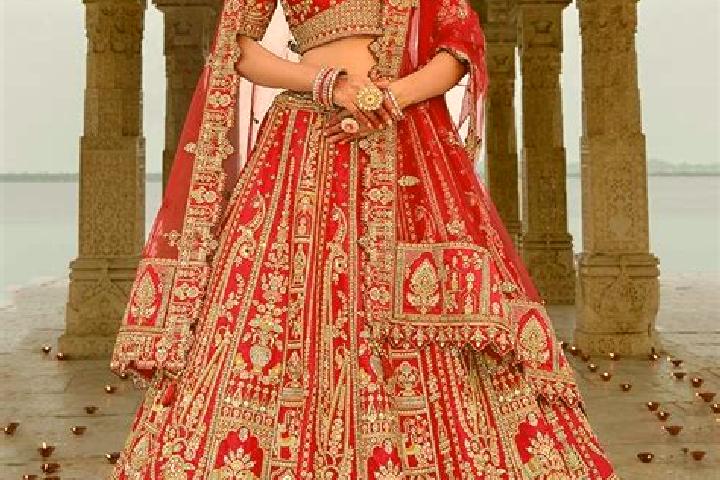 Evelyn, 28 — Escort in Modasa, India
