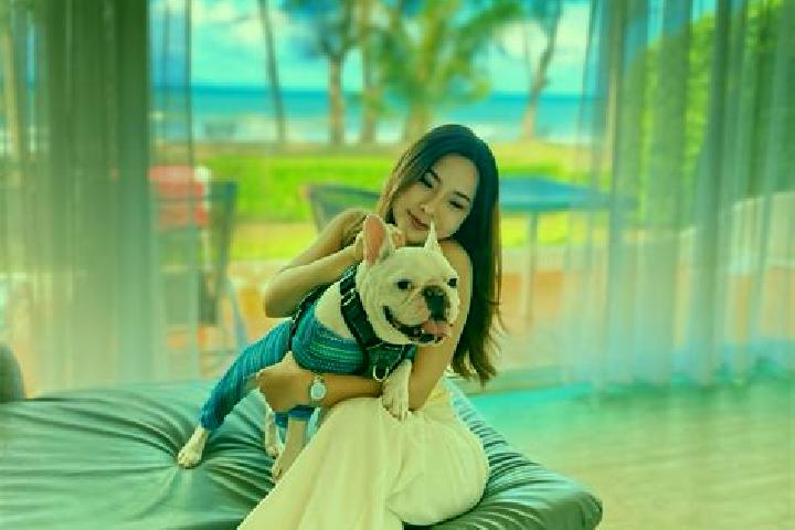 Evelyn, 28 — Escort in Phak Hai, Thailand