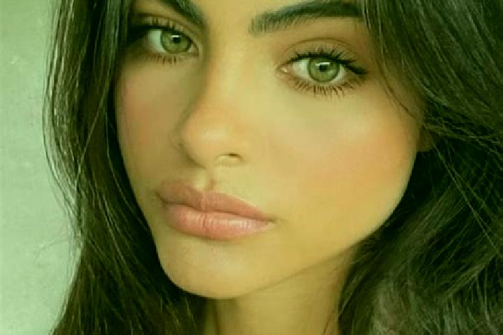 Evelyn, 29, a auburn green-eyed indian companion based in Payette. Offering Massage, Travel Companion. Available for incall and outcall, day and evening dates.