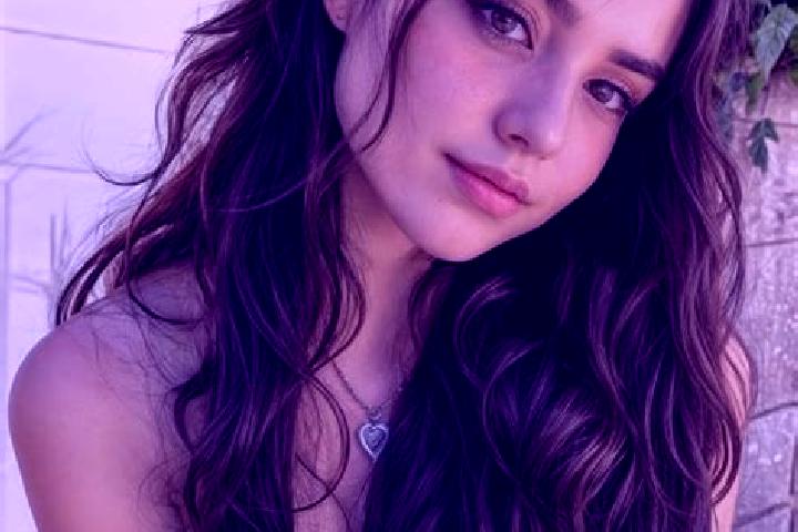 Evelyn, 29, a auburn hazel-eyed middle eastern companion based in Abdon Calderon. Offering GFE, Fetish, Domination, Striptease. Available for incall and outc...