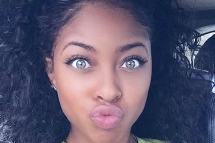 Evelyn, 29, a black green-eyed ebony companion based in Harrismith. Offering GFE, Party Girl, Erotic Massage, CIM, Dinner Date. Available for incall and outc...