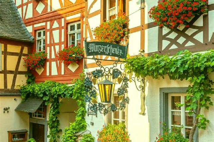 Evelyn, 29 — Escort in Bergewohrden, Germany