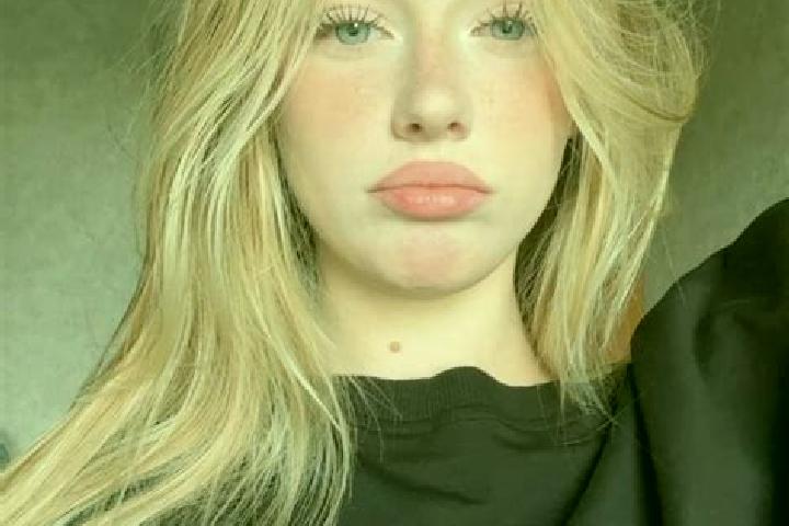Evelyn, 29 — Escort in Schorisse, Belgium