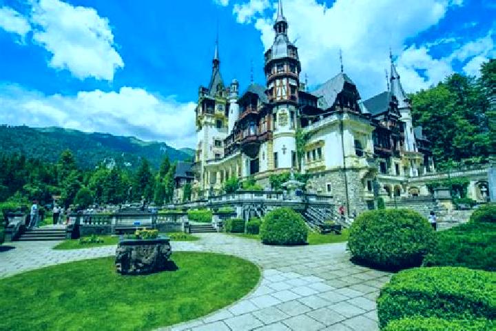 Evelyn, 29 — Escort in Sinaia, Romania
