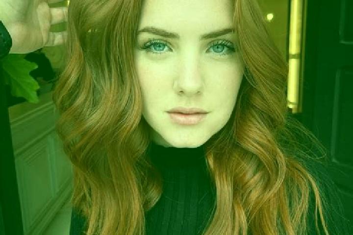 Evelyn, 30, a auburn blue-eyed middle eastern companion based in Les Gets. Offering Deep French Kissing, BDSM, Couples, Girlfriend Experience, Massage. Avail...