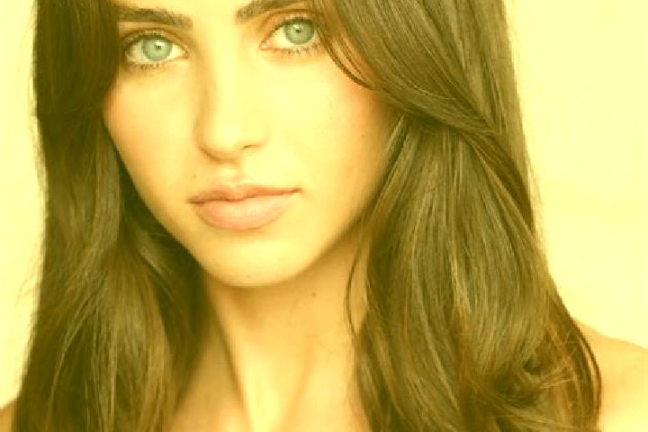 Evelyn, 30, a brunette brown-eyed european companion based in Crewe. Offering Couples, GFE. Available for incall and outcall, overnight bookings available.