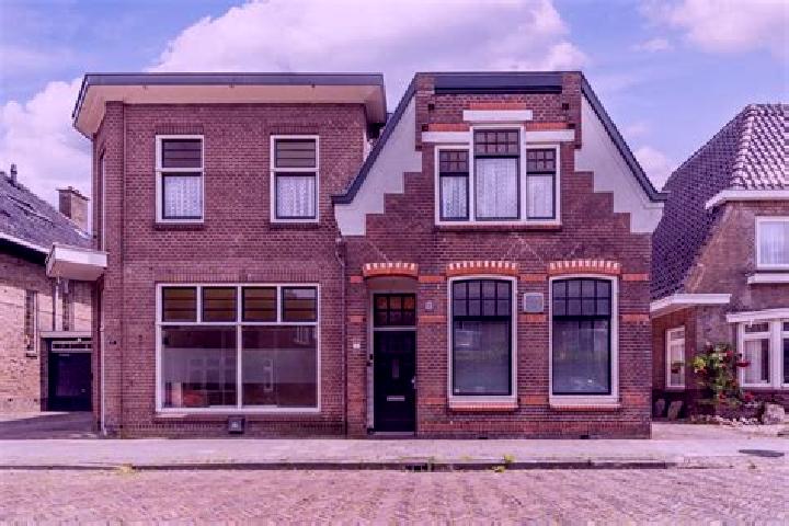 Evelyn, 30 — Escort in Berbroek, Belgium
