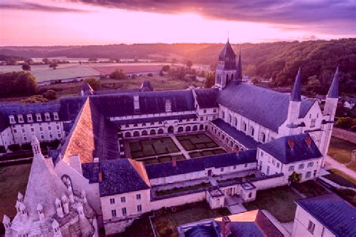 Evelyn, 30 — Escort in Fontevraud-l Abbaye, France