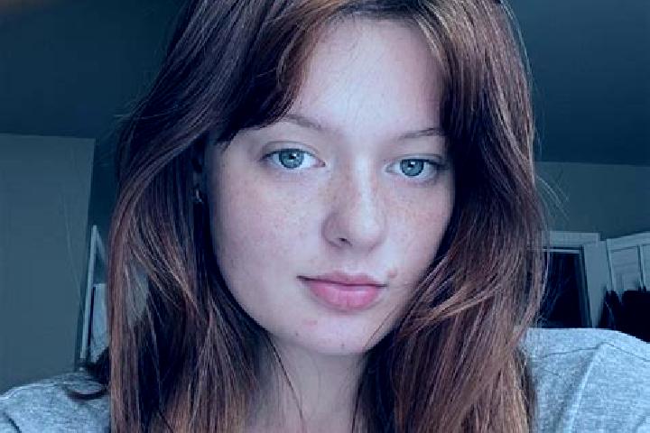 Evelyn, 31, a auburn amber-eyed caucasian companion based in Ash Shuhada . Offering A-Level, OWO, Couples. Available for incall and outcall, overnight bookin...