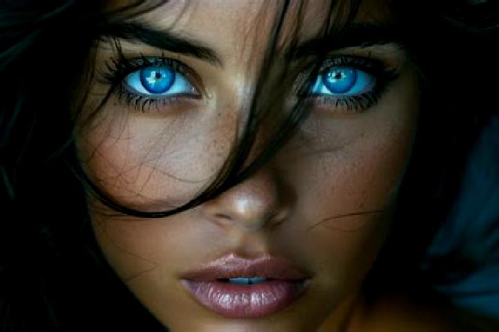 Evelyn, 31, a auburn blue-eyed latina companion based in Beni Douala. Offering Erotic Massage, OWO, Tantra, Prostate Massage. Available for incall and outcal...