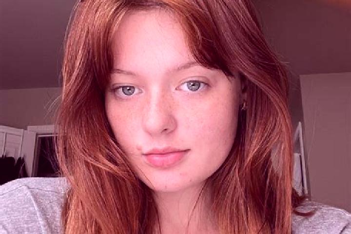 Evelyn, 31, a auburn hazel-eyed asian companion based in Zafreh. Offering Couples, OWO, Duos. Available for incall and outcall, day and evening dates.